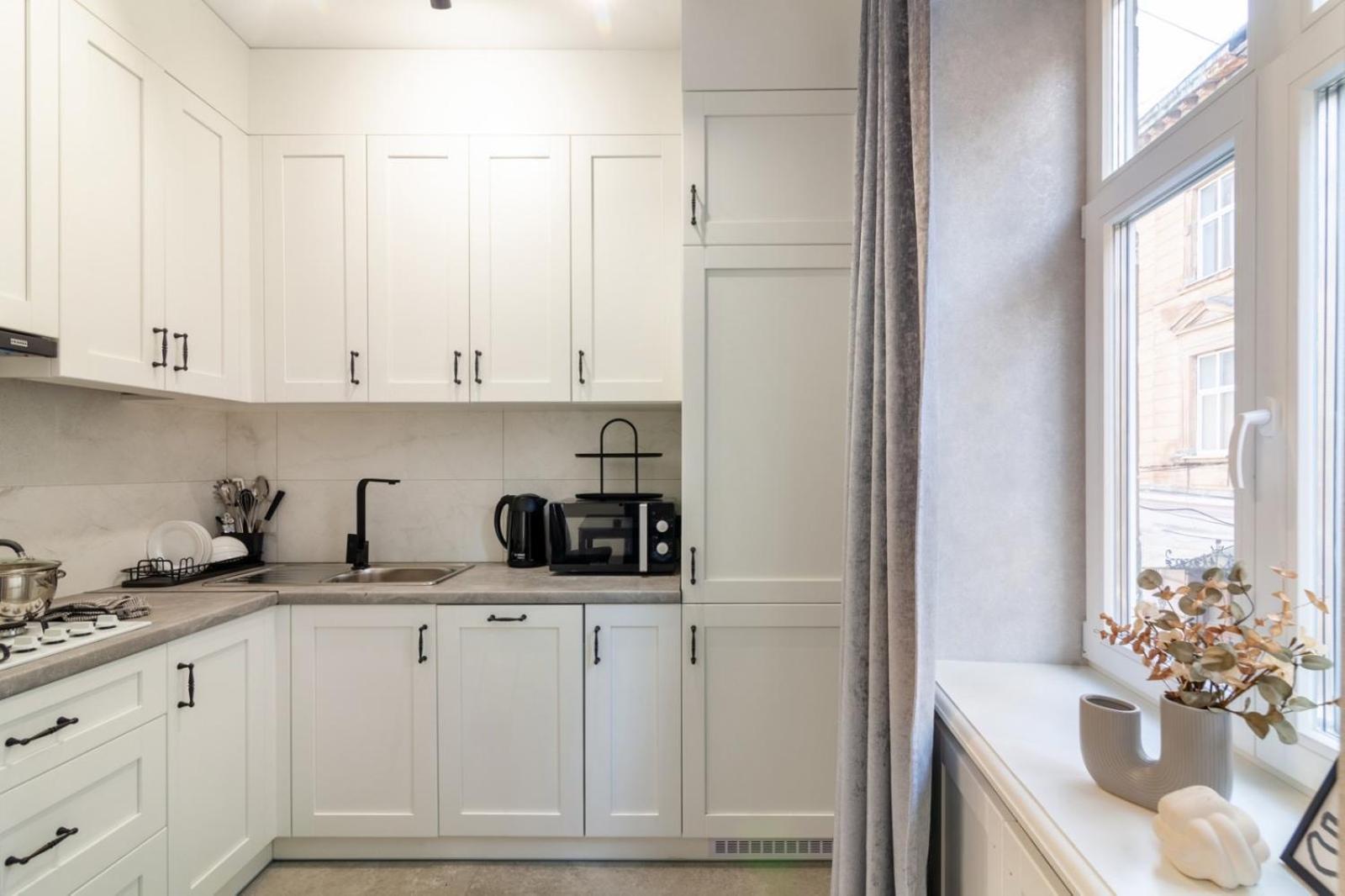 Romari Дорошенка 13 Apartment Lviv Luaran gambar